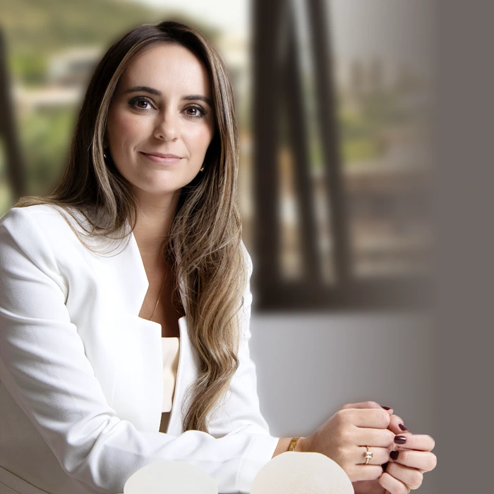 Dra Fernanda Manhães